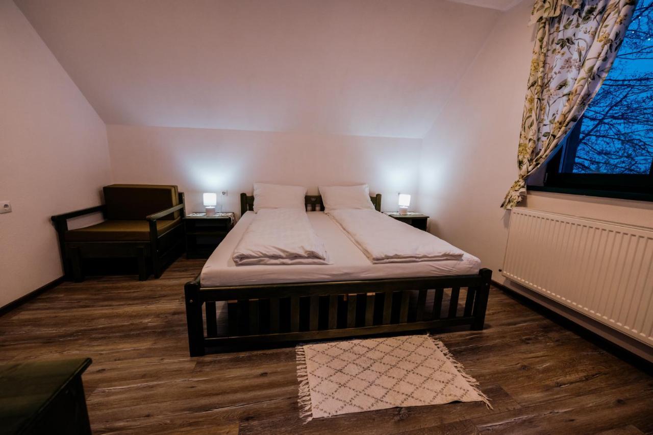Kadarhaz Bed & Breakfast Vlahita Ngoại thất bức ảnh