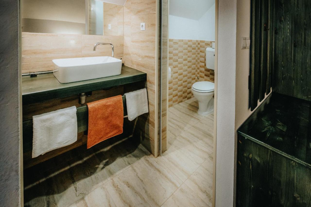 Kadarhaz Bed & Breakfast Vlahita Ngoại thất bức ảnh