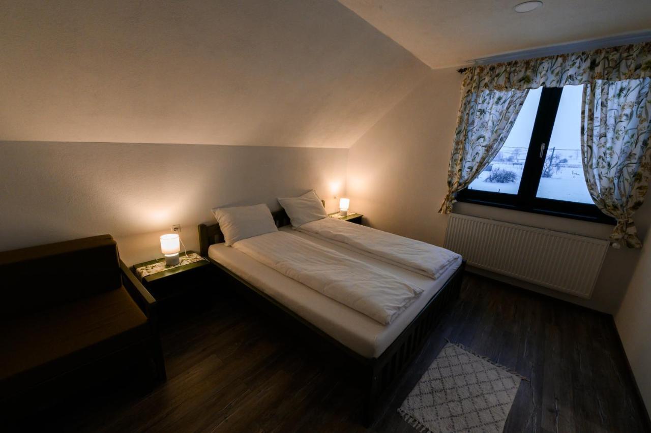 Kadarhaz Bed & Breakfast Vlahita Ngoại thất bức ảnh